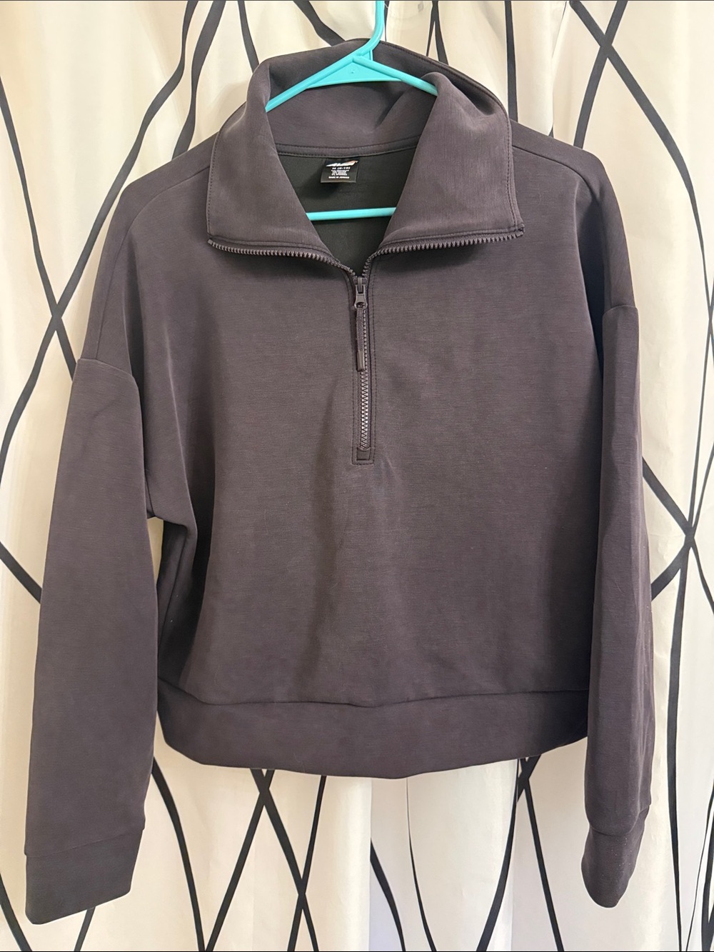NWOT Avis Half-Zip Black Women's Pullover - Medium